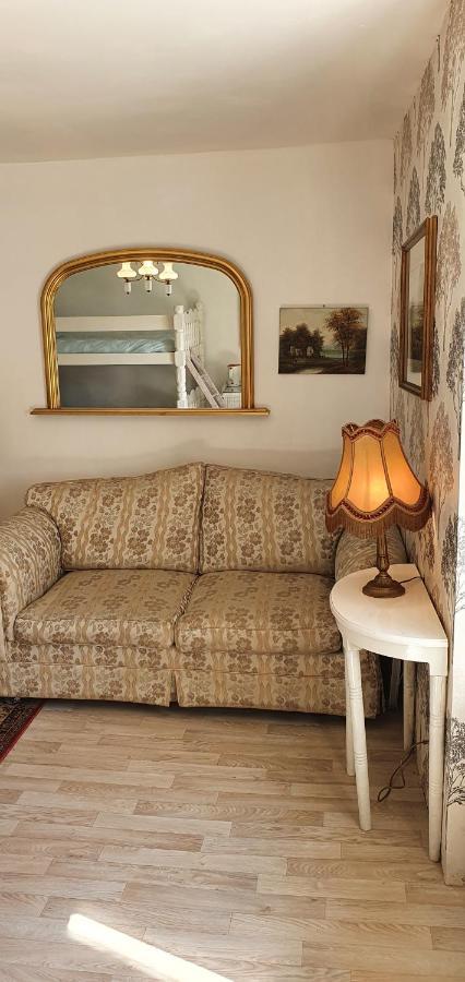 Bed and Breakfast Wisteria House Chanteloup  Екстер'єр фото